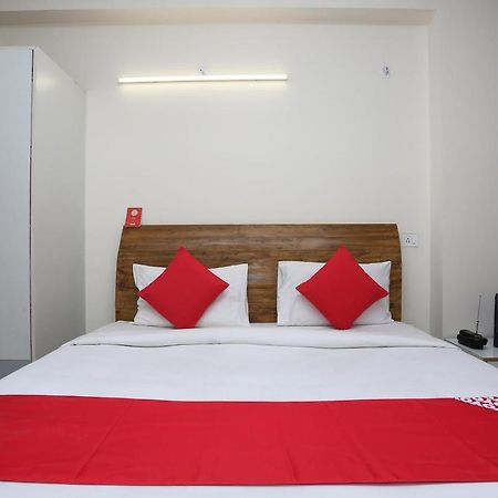 Oyo 28670 Hotel Dev Palace Gurgaon Dış mekan fotoğraf