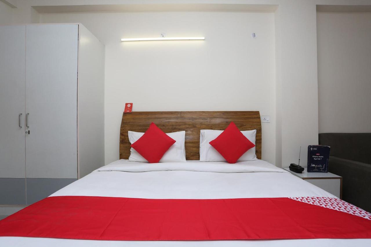 Oyo 28670 Hotel Dev Palace Gurgaon Dış mekan fotoğraf