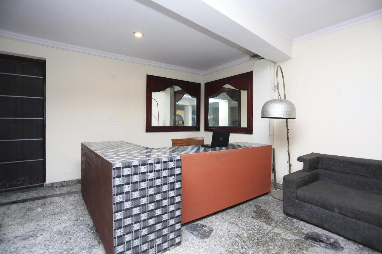 Oyo 28670 Hotel Dev Palace Gurgaon Dış mekan fotoğraf