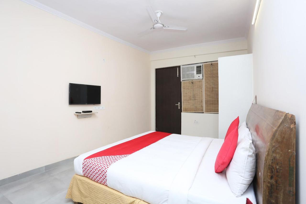 Oyo 28670 Hotel Dev Palace Gurgaon Dış mekan fotoğraf