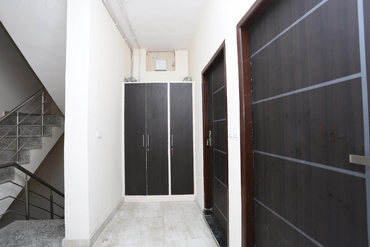 Oyo 28670 Hotel Dev Palace Gurgaon Dış mekan fotoğraf