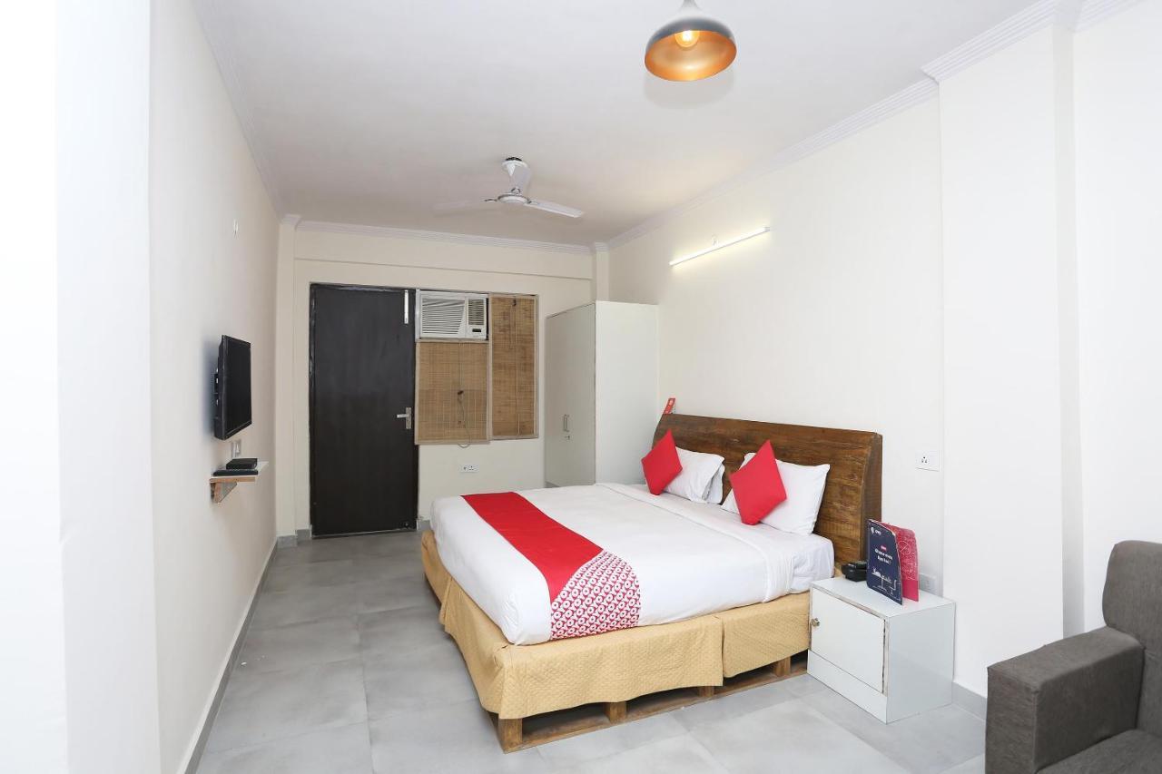 Oyo 28670 Hotel Dev Palace Gurgaon Dış mekan fotoğraf