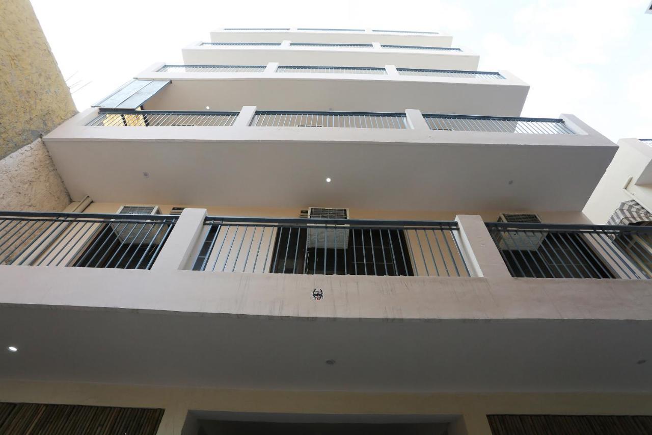 Oyo 28670 Hotel Dev Palace Gurgaon Dış mekan fotoğraf