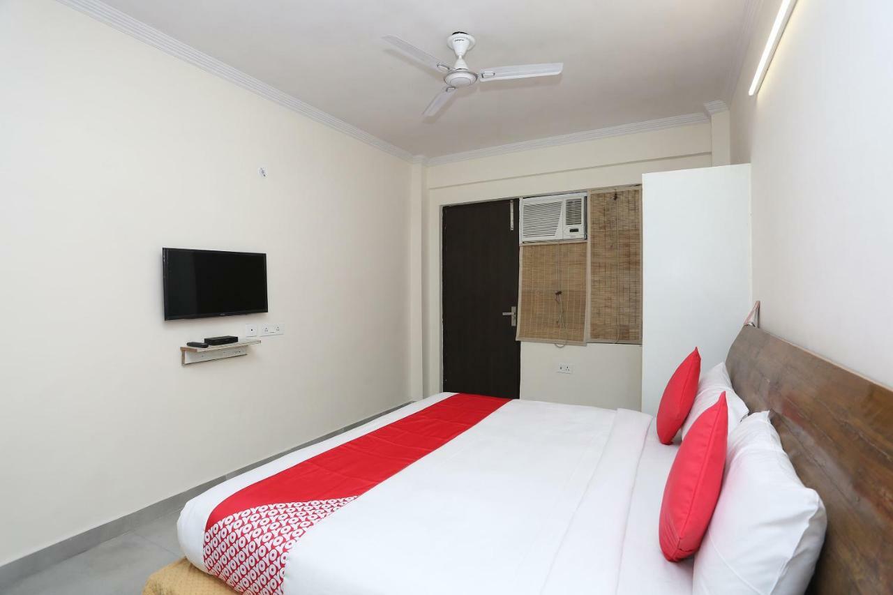 Oyo 28670 Hotel Dev Palace Gurgaon Dış mekan fotoğraf