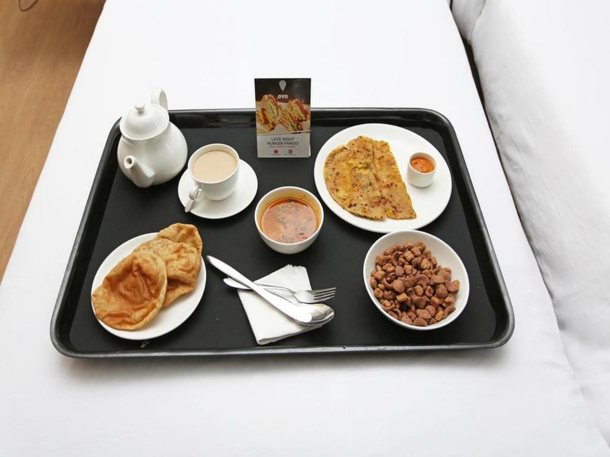 Oyo 28670 Hotel Dev Palace Gurgaon Dış mekan fotoğraf